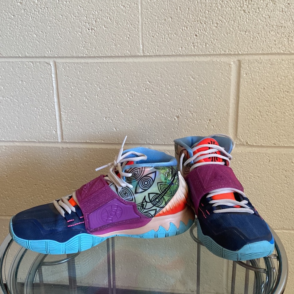 Nike Kyrie 6 Pre Heat Heal The World